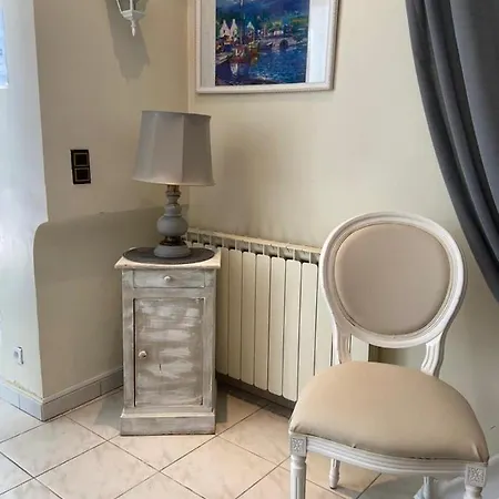 Comme A La Maison